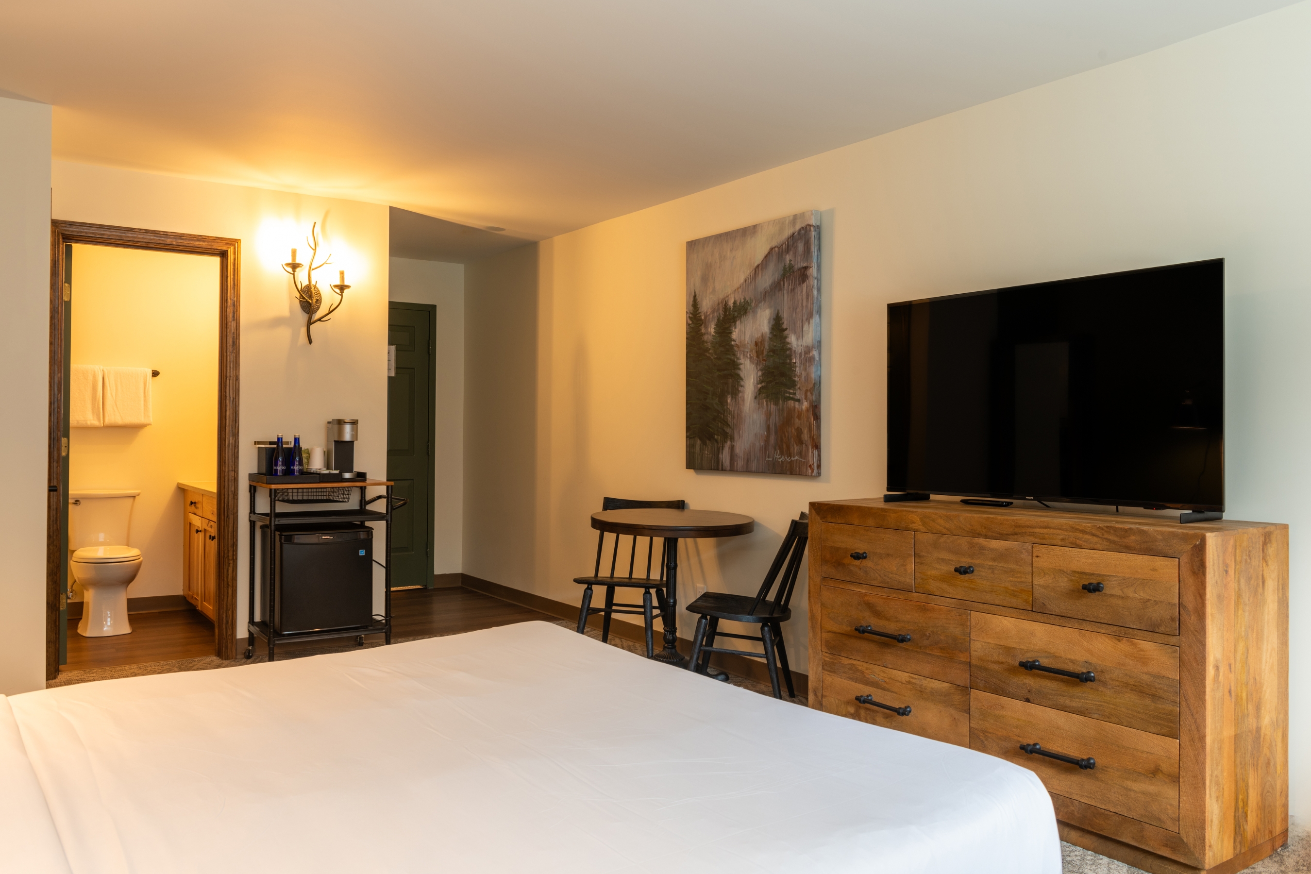 Main Lodge Standard King Bed Accessible