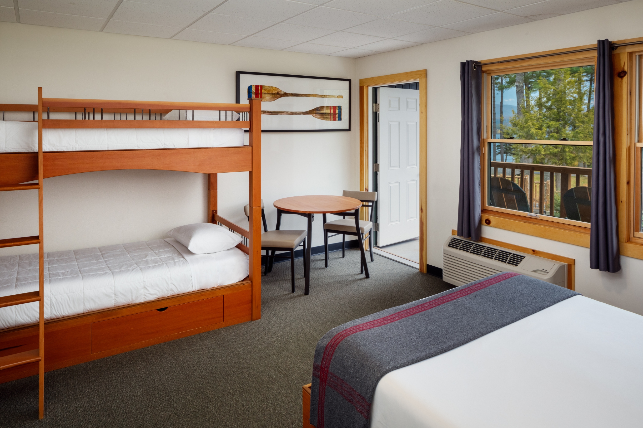 West Lodge - Queen with Twin Bunk